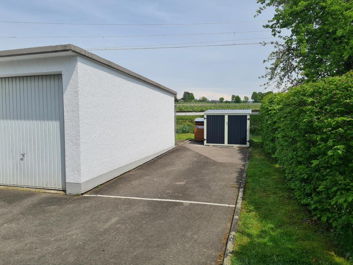 Seeblick Kampf Mit Fahrradgarage Nonnenhorn Luaran gambar